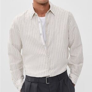 NWT Vince Line Striped Button-Up Shirt
